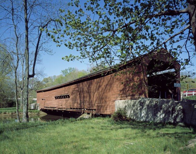 Photo of a covered bridge 