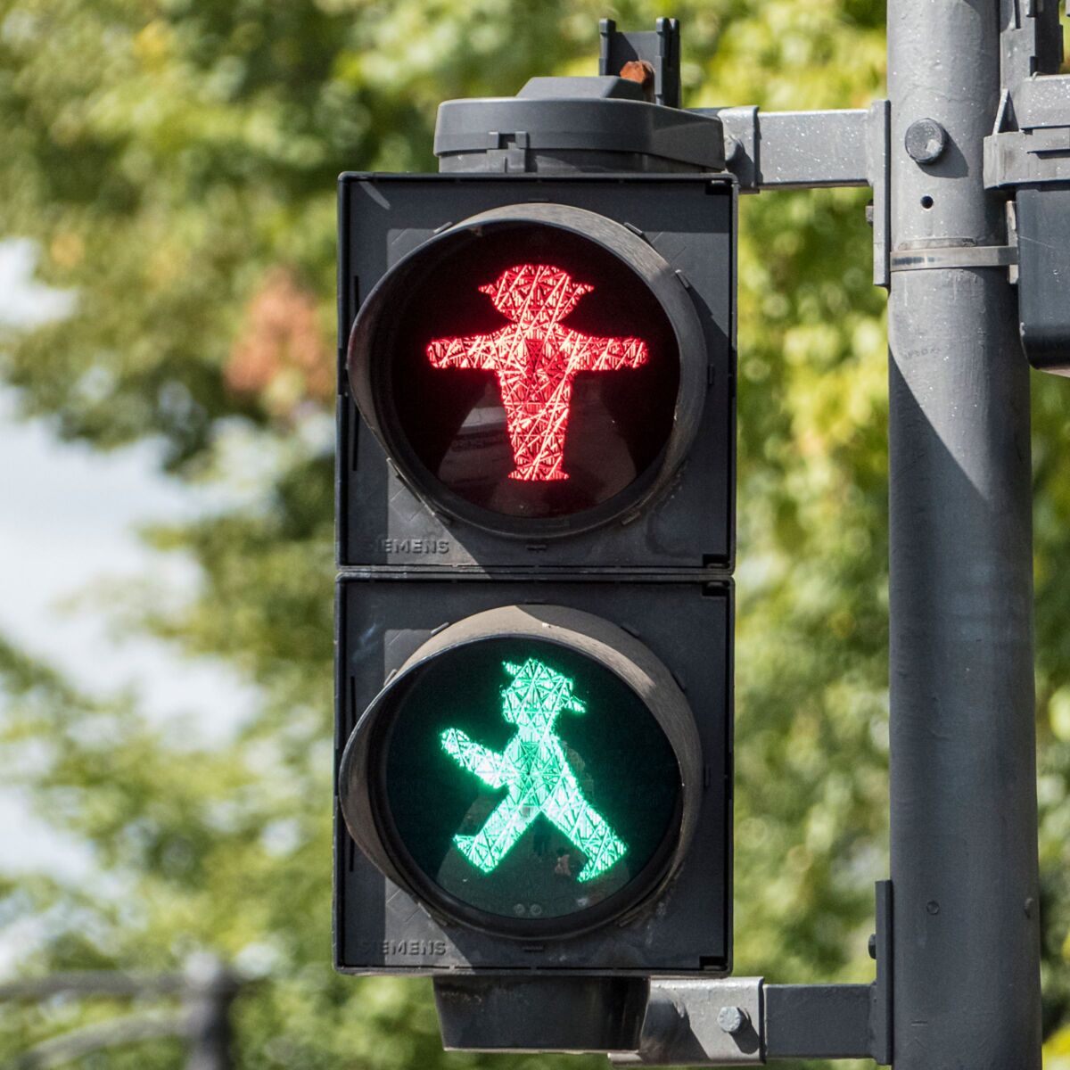 Red and green walking lights